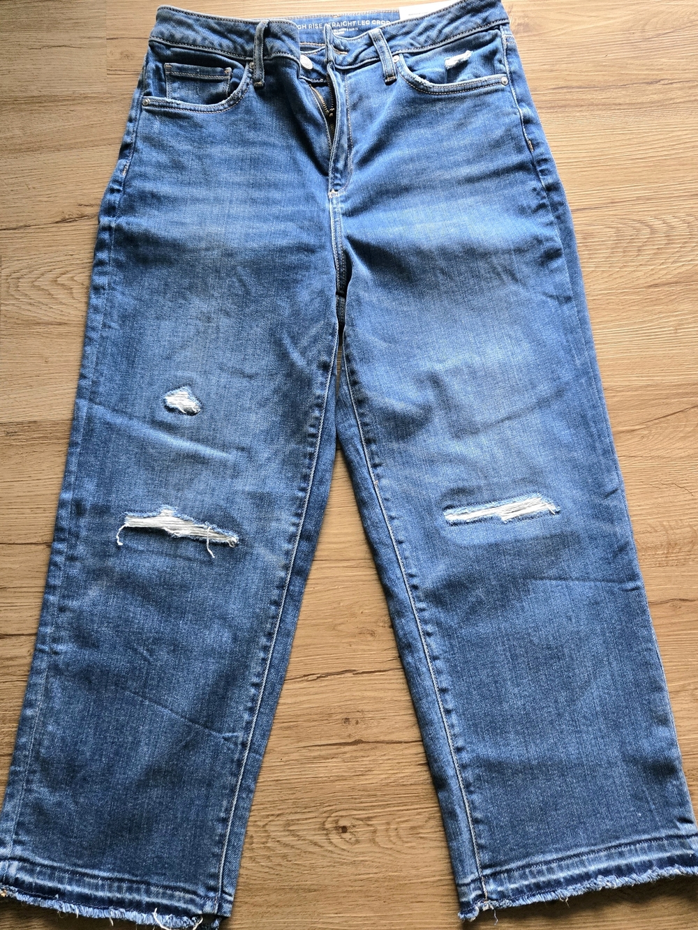 Chico's High-Rise Cropped Distresse Straight Leg Denim Jeans in Med Blue Sz 8